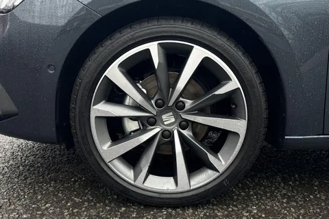 DK75VHZ SEAT Leon 1.5 eTSI MHEV FR DSG Euro 6 (s/s) 5dr Thumbnail #6