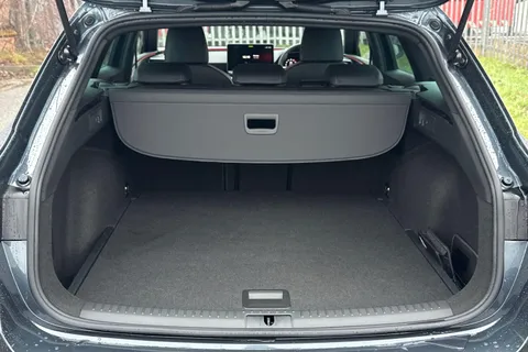 DK75VHZ SEAT Leon 1.5 eTSI MHEV FR DSG Euro 6 (s/s) 5dr Thumbnail #9