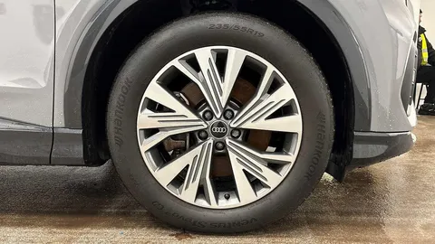 BT72GPU Audi Q4 e-tron Q4 Sportback Sport 40 e-tron  150,00 kW Thumbnail #6