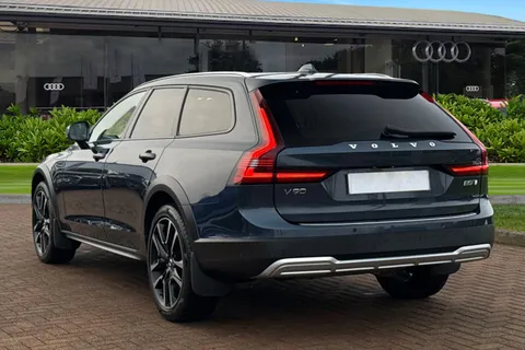 AB68RNE Volvo V90 Cross Country 2.0 B5 MHEV Ultimate Auto AWD Euro 6 (s/s) 5dr Thumbnail #2
