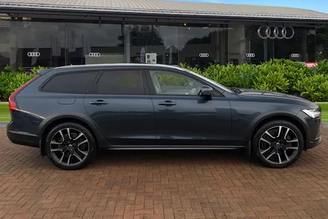 AB68RNE Volvo V90 Cross Country 2.0 B5 MHEV Ultimate Auto AWD Euro 6 (s/s) 5dr Thumbnail #3