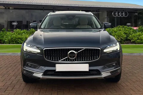 AB68RNE Volvo V90 Cross Country 2.0 B5 MHEV Ultimate Auto AWD Euro 6 (s/s) 5dr Thumbnail #5