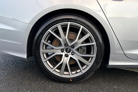 13 of 66 for Audi A6 Avant Avant Black Edition 45 TFSI quattro 265 PS S tronic