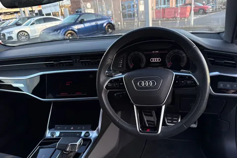 18 of 66 for Audi A6 Avant Avant Black Edition 45 TFSI quattro 265 PS S tronic