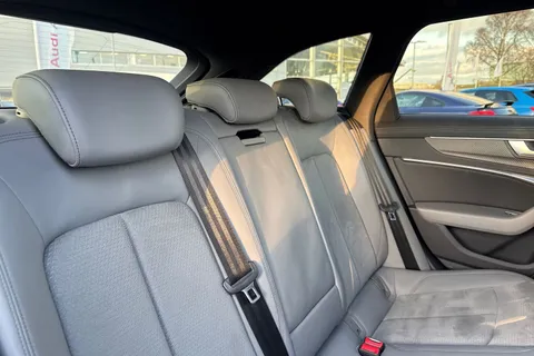 19 of 66 for Audi A6 Avant Avant Black Edition 45 TFSI quattro 265 PS S tronic