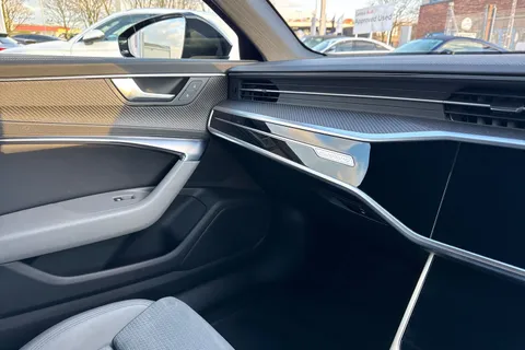 20 of 66 for Audi A6 Avant Avant Black Edition 45 TFSI quattro 265 PS S tronic