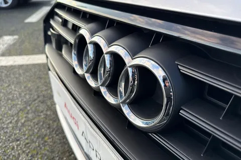 25 of 66 for Audi A6 Avant Avant Black Edition 45 TFSI quattro 265 PS S tronic