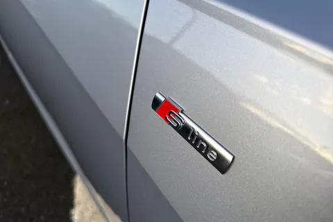 29 of 66 for Audi A6 Avant Avant Black Edition 45 TFSI quattro 265 PS S tronic