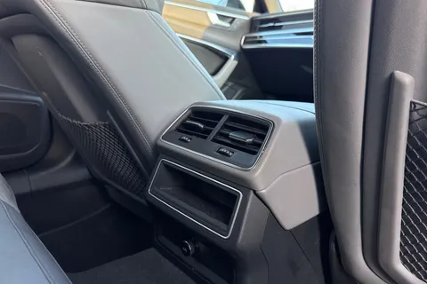 42 of 66 for Audi A6 Avant Avant Black Edition 45 TFSI quattro 265 PS S tronic