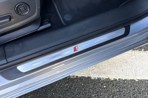 44 of 66 for Audi A6 Avant Avant Black Edition 45 TFSI quattro 265 PS S tronic