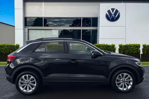GF25XXT Volkswagen T-Roc 1.5 TSI Match 5dr Thumbnail #4