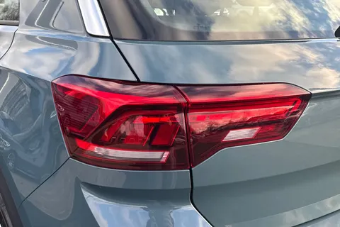 GF74UJO Volkswagen T-Roc 1.5 TSI Life 5dr DSG **VAT QUALIFYING** Thumbnail #8