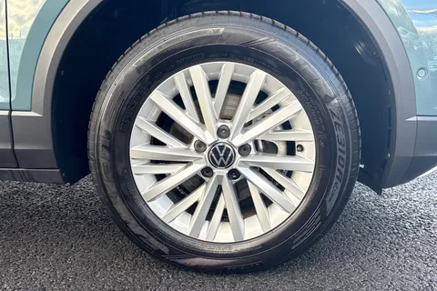 GF74UJO Volkswagen T-Roc 1.5 TSI Life 5dr DSG **VAT QUALIFYING** Thumbnail #11