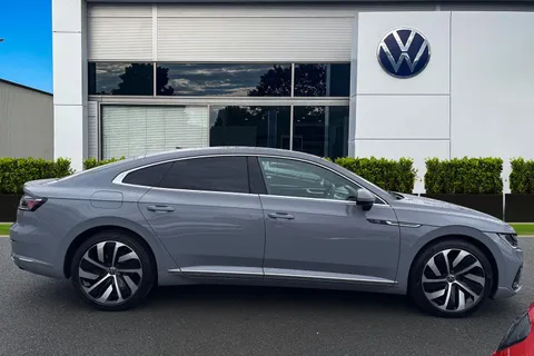 WD23BXO Volkswagen Arteon 2.0 TDI R-Line 5dr DSG | Panoramic Sunroof | Interior Ambient Lighting Thumbnail #4