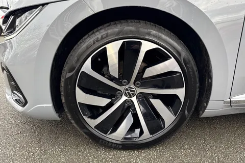 WD23BXO Volkswagen Arteon 2.0 TDI R-Line 5dr DSG | Panoramic Sunroof | Interior Ambient Lighting Thumbnail #14