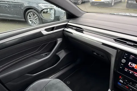 WD23BXO Volkswagen Arteon 2.0 TDI R-Line 5dr DSG | Panoramic Sunroof | Interior Ambient Lighting Thumbnail #21