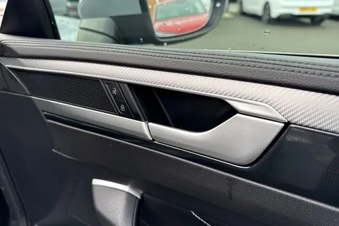 WD23BXO Volkswagen Arteon 2.0 TDI R-Line 5dr DSG | Panoramic Sunroof | Interior Ambient Lighting Thumbnail #22
