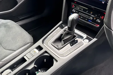 WD23BXO Volkswagen Arteon 2.0 TDI R-Line 5dr DSG | Panoramic Sunroof | Interior Ambient Lighting Thumbnail #24