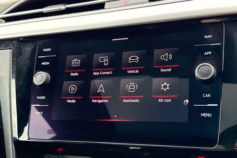 WD23BXO Volkswagen Arteon 2.0 TDI R-Line 5dr DSG | Panoramic Sunroof | Interior Ambient Lighting Thumbnail #28