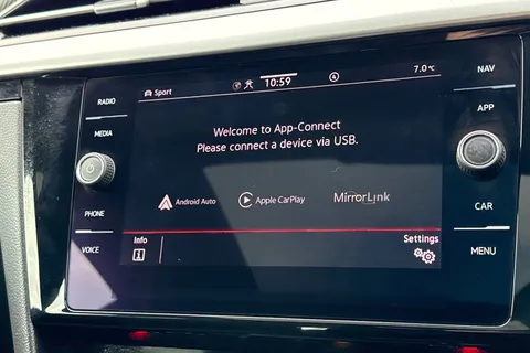 WD23BXO Volkswagen Arteon 2.0 TDI R-Line 5dr DSG | Panoramic Sunroof | Interior Ambient Lighting Thumbnail #31