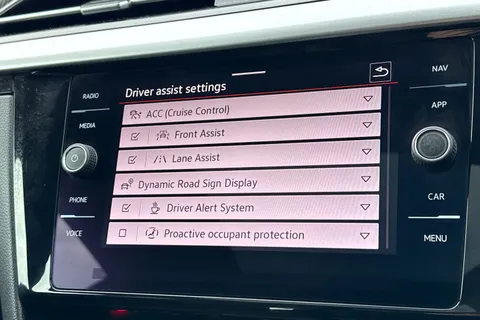 WD23BXO Volkswagen Arteon 2.0 TDI R-Line 5dr DSG | Panoramic Sunroof | Interior Ambient Lighting Thumbnail #32