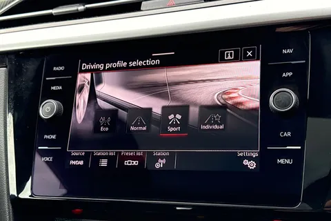 WD23BXO Volkswagen Arteon 2.0 TDI R-Line 5dr DSG | Panoramic Sunroof | Interior Ambient Lighting Thumbnail #33