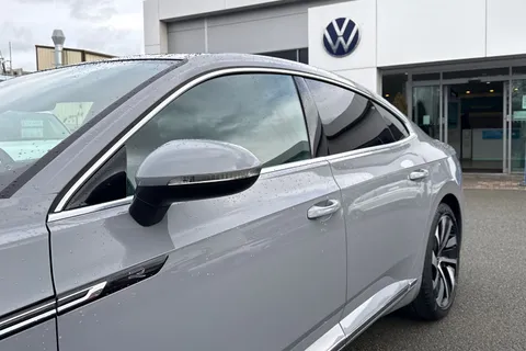 WD23BXO Volkswagen Arteon 2.0 TDI R-Line 5dr DSG | Panoramic Sunroof | Interior Ambient Lighting Thumbnail #40