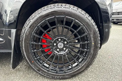 10 of 58 for Land Rover Defender 110 3.0 D250 MHEV XS Edition Auto 4WD Euro 6 (s/s) 5dr