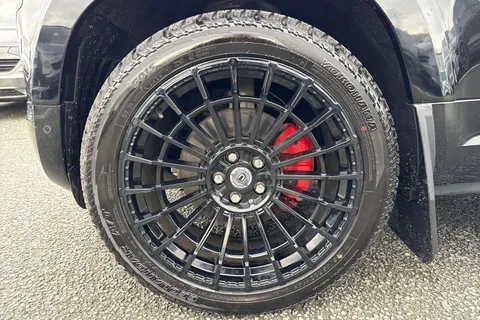 12 of 58 for Land Rover Defender 110 3.0 D250 MHEV XS Edition Auto 4WD Euro 6 (s/s) 5dr