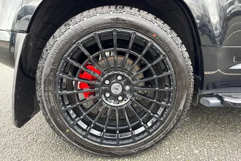 13 of 58 for Land Rover Defender 110 3.0 D250 MHEV XS Edition Auto 4WD Euro 6 (s/s) 5dr