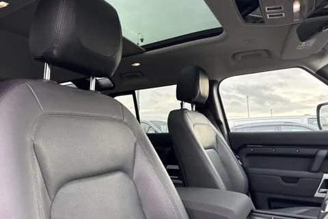 24 of 58 for Land Rover Defender 110 3.0 D250 MHEV XS Edition Auto 4WD Euro 6 (s/s) 5dr