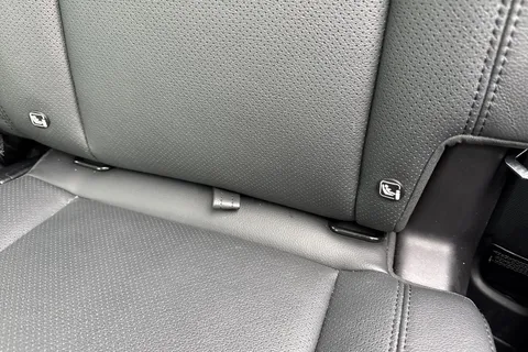 32 of 58 for Land Rover Defender 110 3.0 D250 MHEV XS Edition Auto 4WD Euro 6 (s/s) 5dr