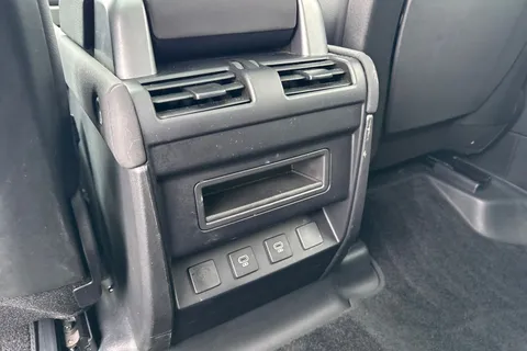 33 of 58 for Land Rover Defender 110 3.0 D250 MHEV XS Edition Auto 4WD Euro 6 (s/s) 5dr