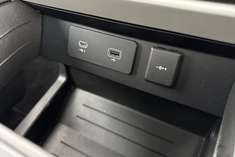 38 of 58 for Land Rover Defender 110 3.0 D250 MHEV XS Edition Auto 4WD Euro 6 (s/s) 5dr