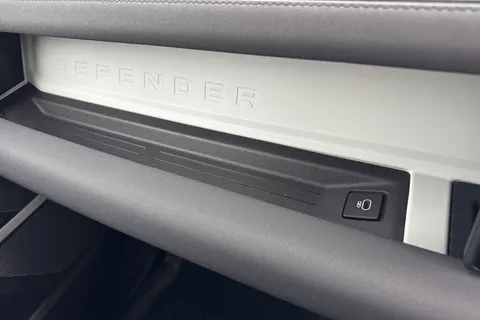 41 of 58 for Land Rover Defender 110 3.0 D250 MHEV XS Edition Auto 4WD Euro 6 (s/s) 5dr