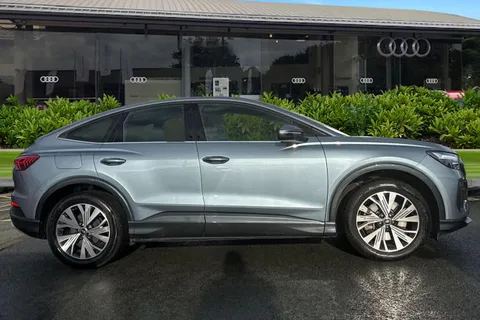 KR25NTL Audi Q4 e-tron Q4 Sportback Sport 45 e-tron  210,00 kW Thumbnail #4