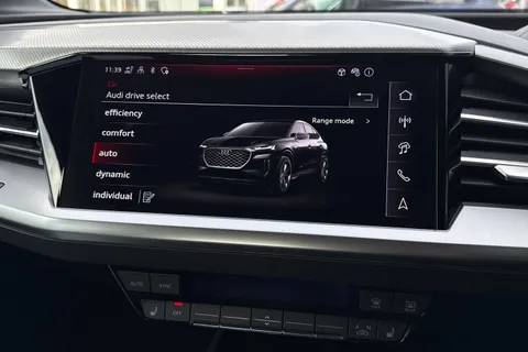 KR25NTL Audi Q4 e-tron Q4 Sportback Sport 45 e-tron  210,00 kW Thumbnail #32