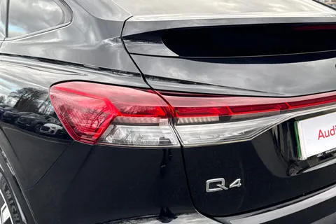 CK72BVN Audi Q4 e-tron Q4 Sportback Edition 1 50 e-tron quattro 220,00 kW Thumbnail #8