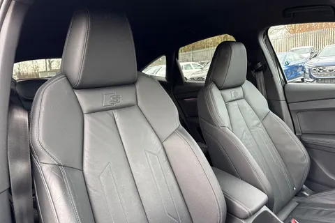 CK72BVN Audi Q4 e-tron Q4 Sportback Edition 1 50 e-tron quattro 220,00 kW Thumbnail #24