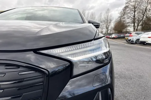 CK72BVN Audi Q4 e-tron Q4 Sportback Edition 1 50 e-tron quattro 220,00 kW Thumbnail #25