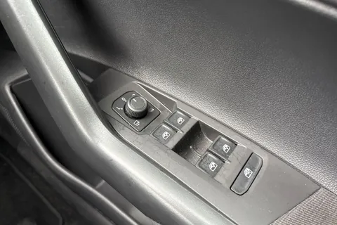 25 of 45 for Volkswagen Polo 1.0 TSI Life 5dr | Parking Sensors Front & Rear | Automatic Lights