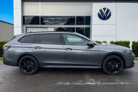  Volkswagen Passat 1.5 eTSI MHEV R-Line Estate 5dr Petrol Hybrid DSG Euro 6 (s/s) (150 ps) Thumbnail #3