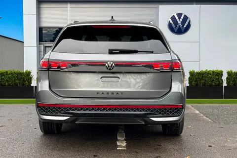  Volkswagen Passat 1.5 eTSI MHEV R-Line Estate 5dr Petrol Hybrid DSG Euro 6 (s/s) (150 ps) Thumbnail #4
