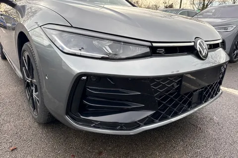  Volkswagen Passat 1.5 eTSI MHEV R-Line Estate 5dr Petrol Hybrid DSG Euro 6 (s/s) (150 ps) Thumbnail #8