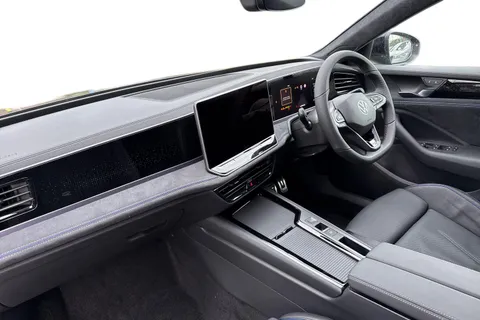  Volkswagen Passat 1.5 eTSI MHEV R-Line Estate 5dr Petrol Hybrid DSG Euro 6 (s/s) (150 ps) Thumbnail #14