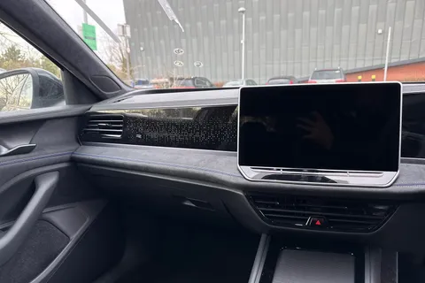  Volkswagen Passat 1.5 eTSI MHEV R-Line Estate 5dr Petrol Hybrid DSG Euro 6 (s/s) (150 ps) Thumbnail #19