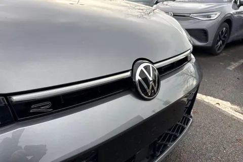  Volkswagen Passat 1.5 eTSI MHEV R-Line Estate 5dr Petrol Hybrid DSG Euro 6 (s/s) (150 ps) Thumbnail #24