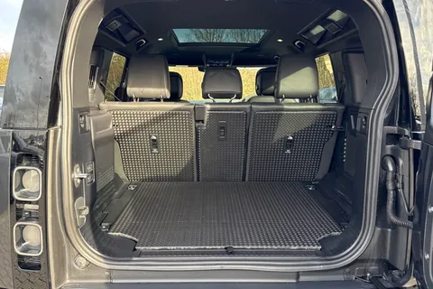 KJ24GWN Land Rover Defender 110 5.0 P525 V8 5dr Thumbnail #12
