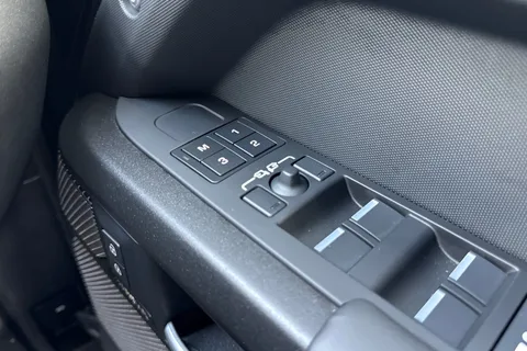 KJ24GWN Land Rover Defender 110 5.0 P525 V8 5dr Thumbnail #27