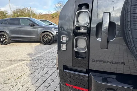 KJ24GWN Land Rover Defender 110 5.0 P525 V8 5dr Thumbnail #28